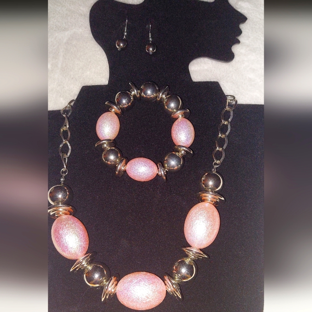 3pc Pink and Silvertone Jewelry Set. Beautiful nwot Smoke Free Home - Picture 1 of 5